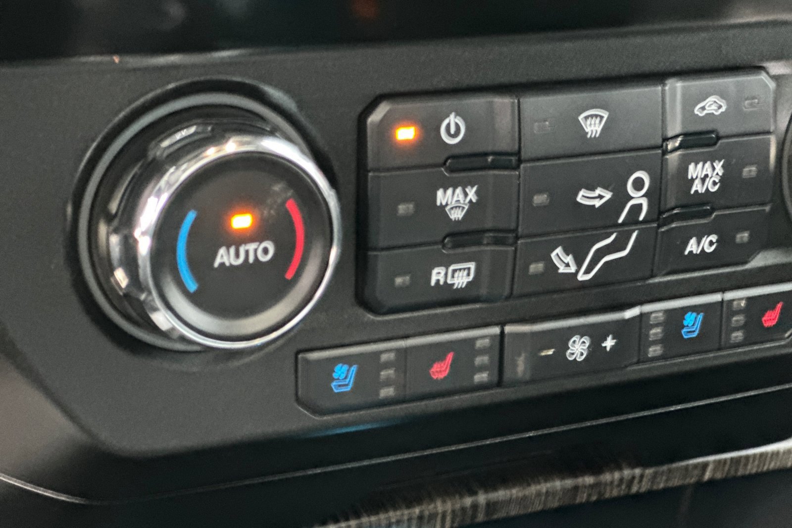 Used 2021 Ford F250 Lariat w/ Chrome Package image 28