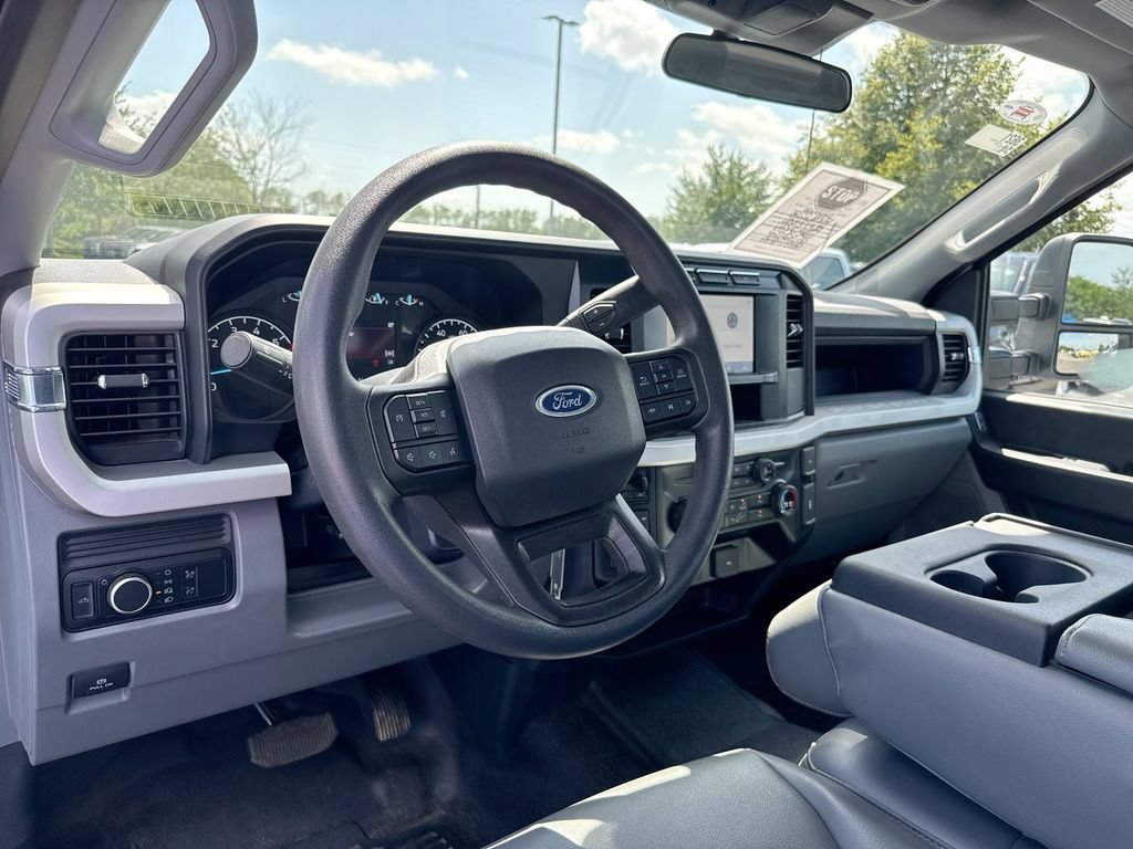 Used 2023 Ford F350 XL AWD/4WD image 10