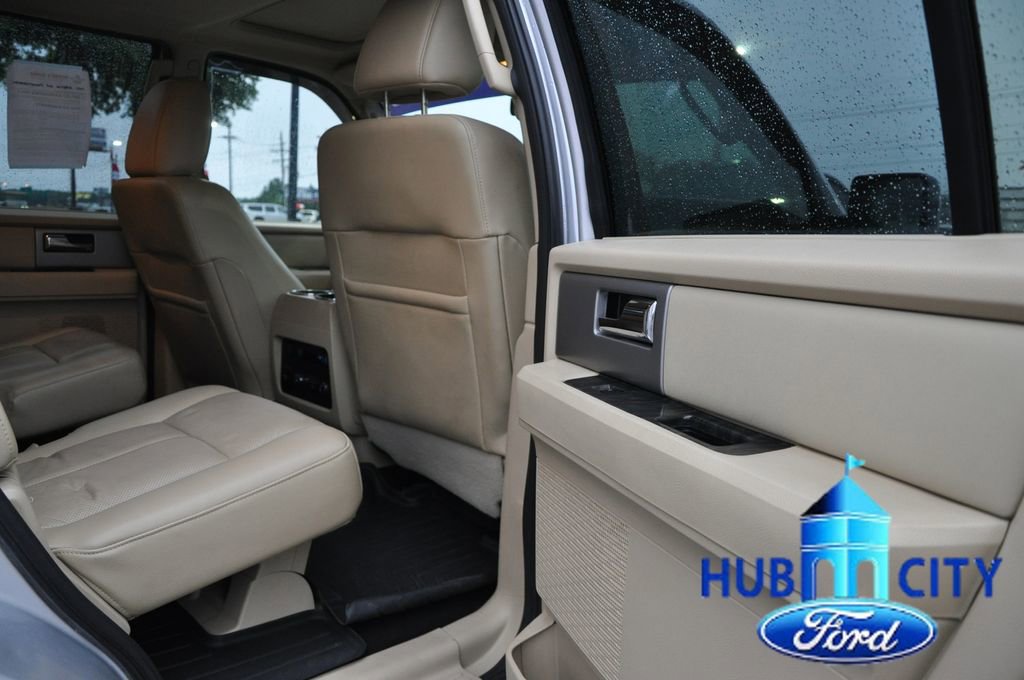 Used 2017 Ford Expedition Limited w/ Equipment Group 301A RWD image 15