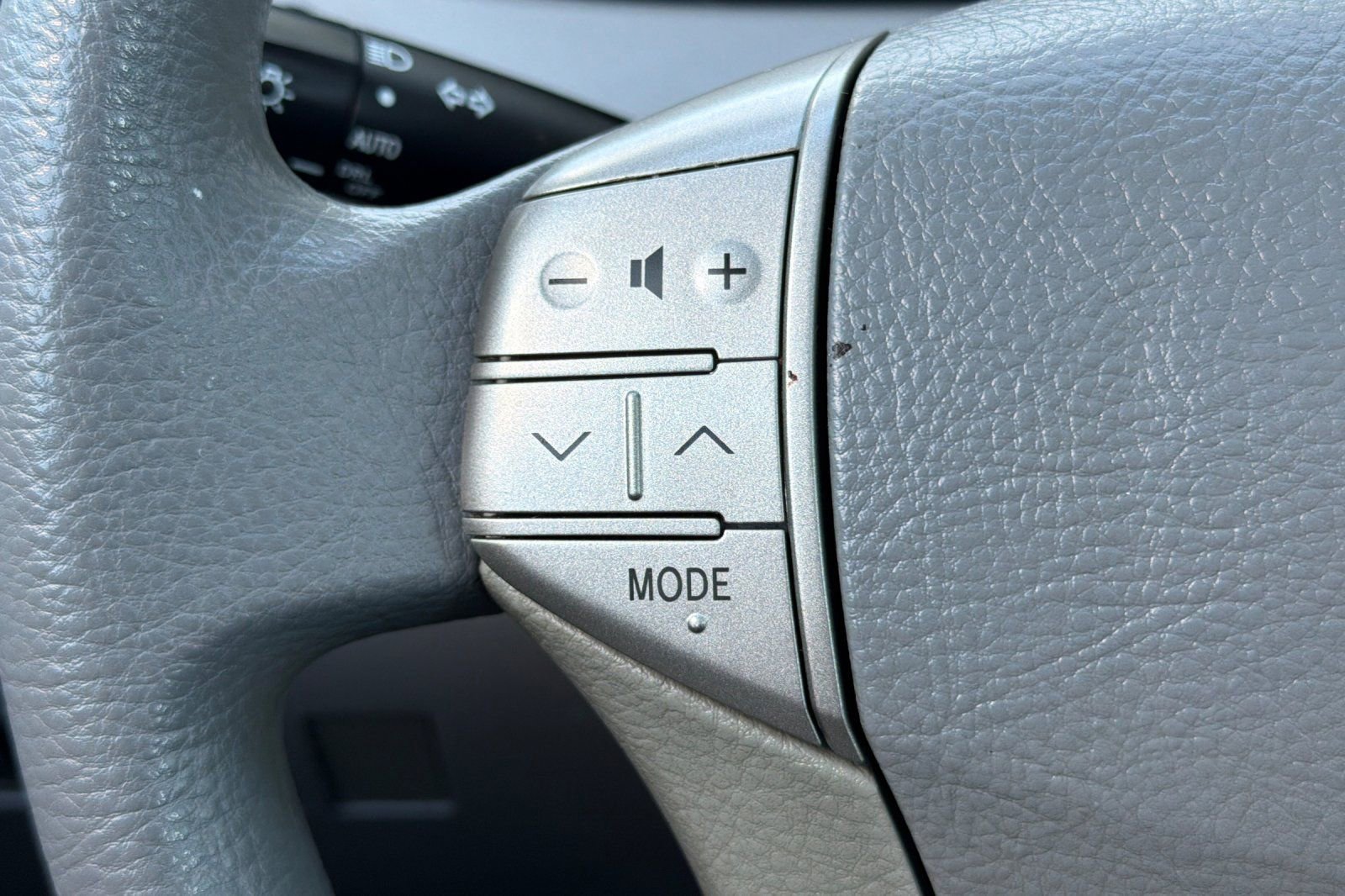 Used 2005 Toyota Avalon XL FWD image 26
