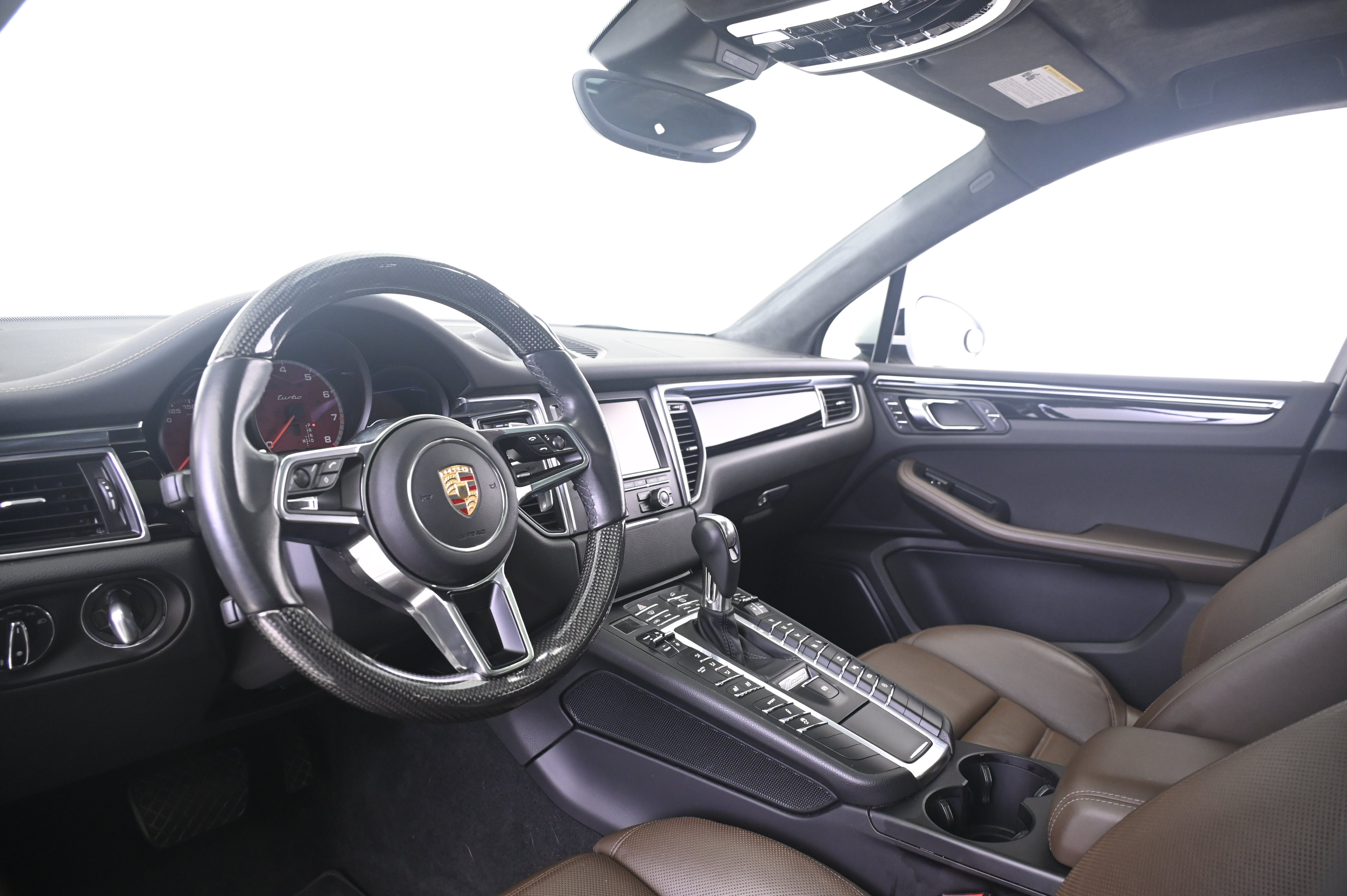 Used 2015 Porsche Macan Turbo AWD/4WD image 4