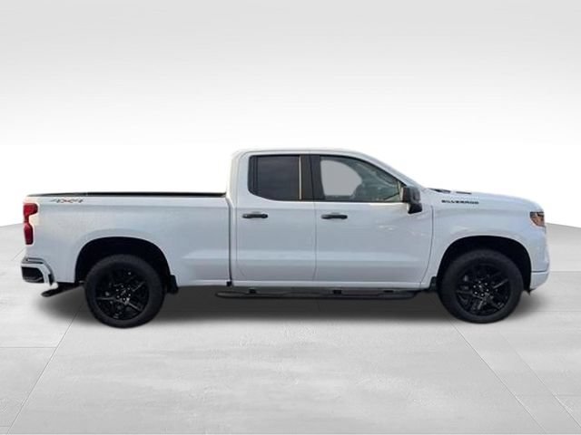 Used 2025 Chevrolet Silverado 1500 Custom w/ Rally Edition AWD/4WD image 3