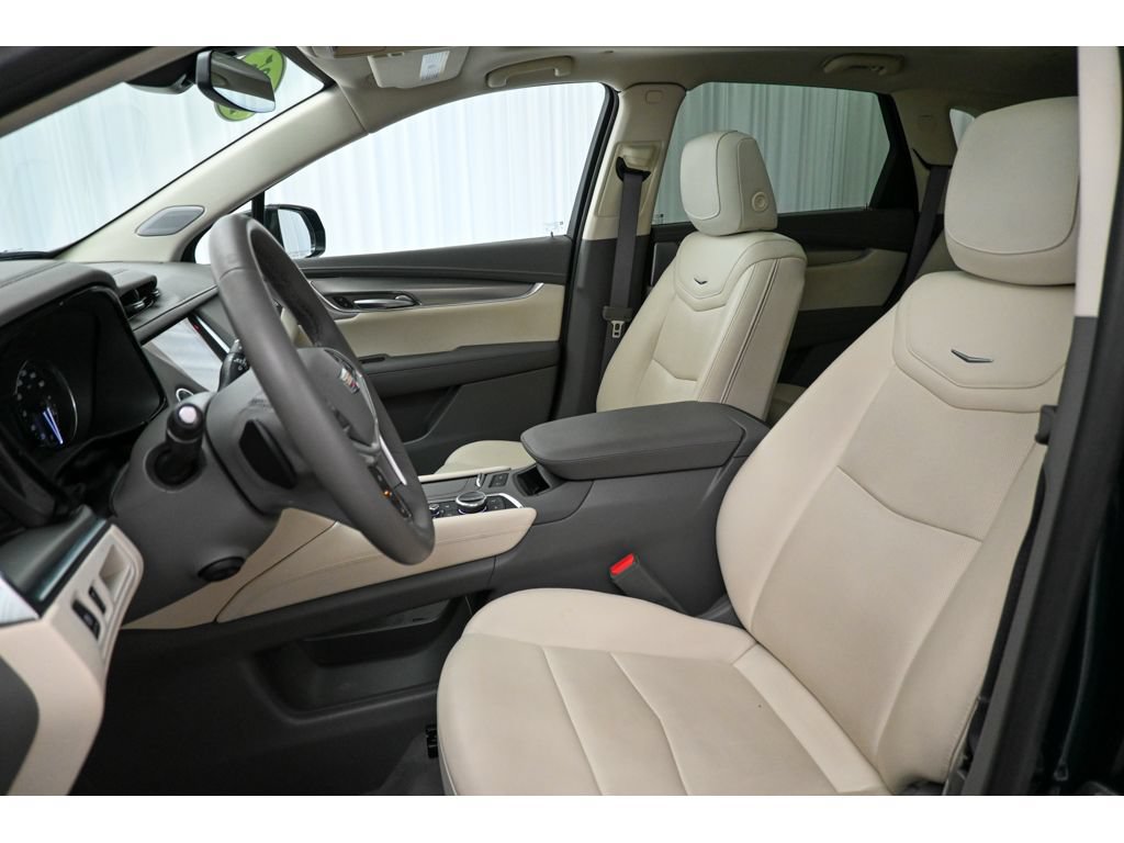 Certified 2025 Cadillac XT5 Premium Luxury AWD/4WD image 33