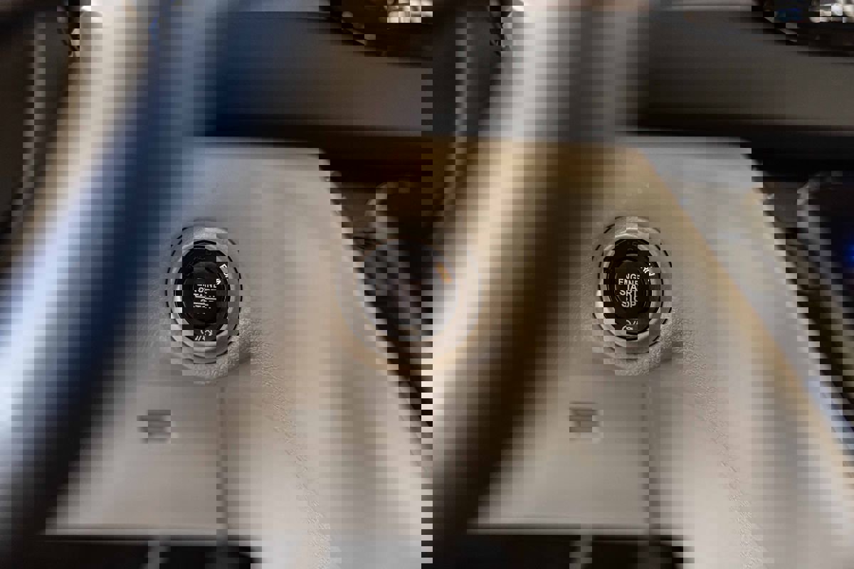 Used 2022 Chrysler Voyager LX image 27