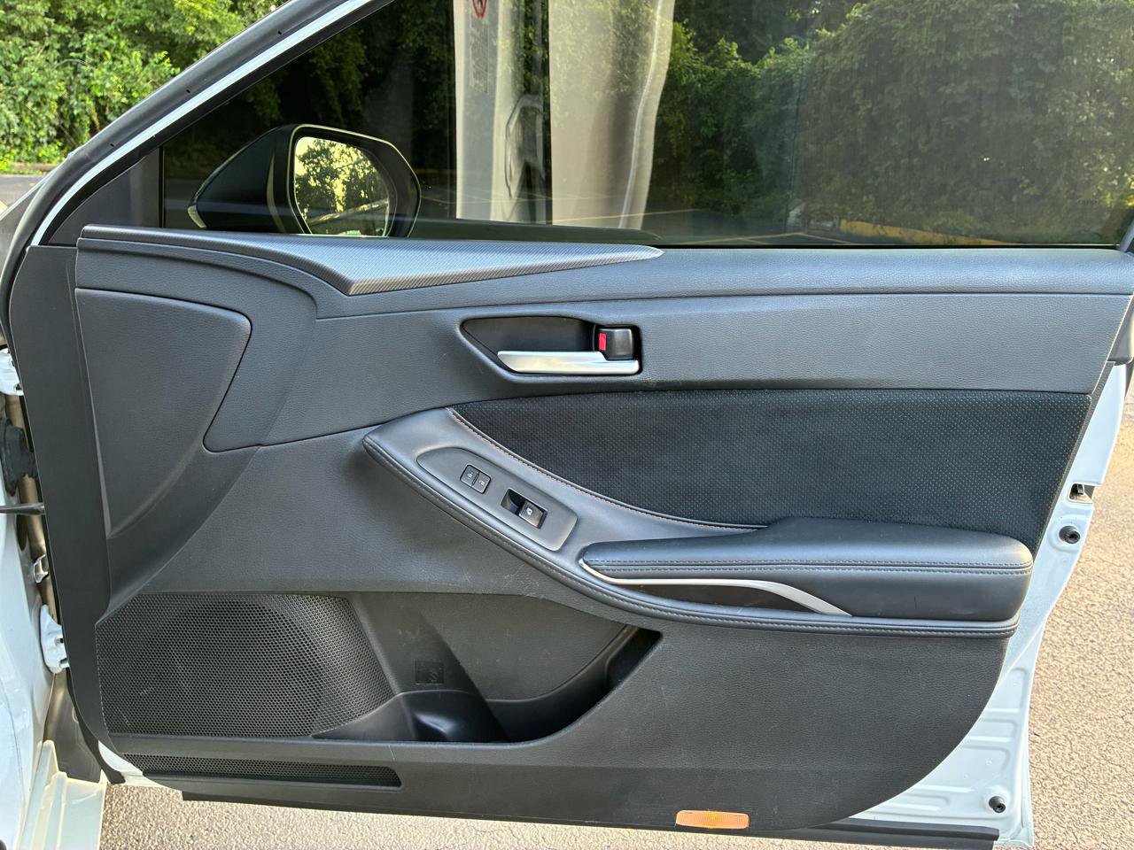 Used 2019 Toyota Avalon Touring FWD image 23