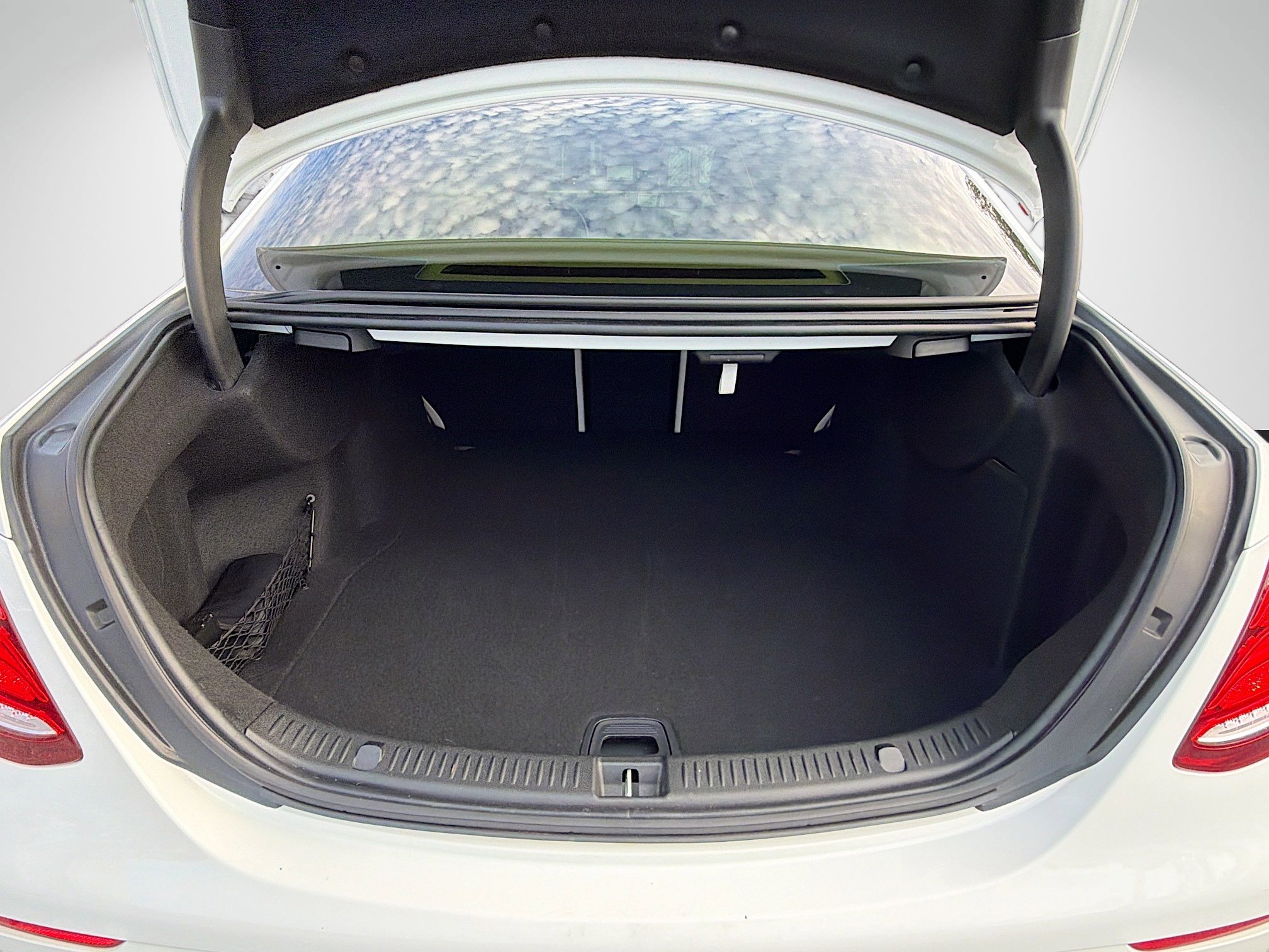 Used 2020 Mercedes-Benz E 350 Sedan image 11