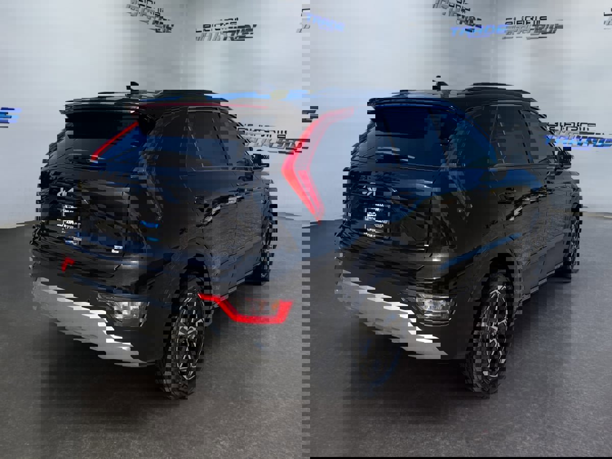 Used 2023 Kia Niro EX image 5