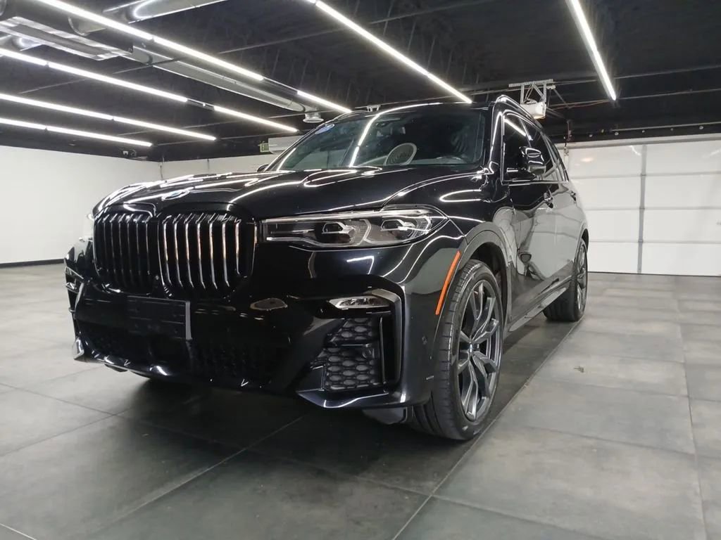 Used 2021 BMW X7 xDrive40i w/ M Sport Package AWD/4WD image 44