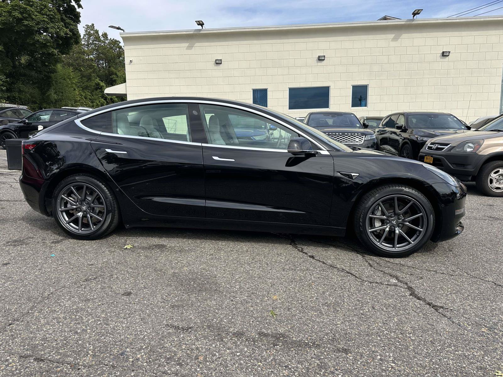 Used 2020 Tesla Model 3 Standard Range RWD image 2