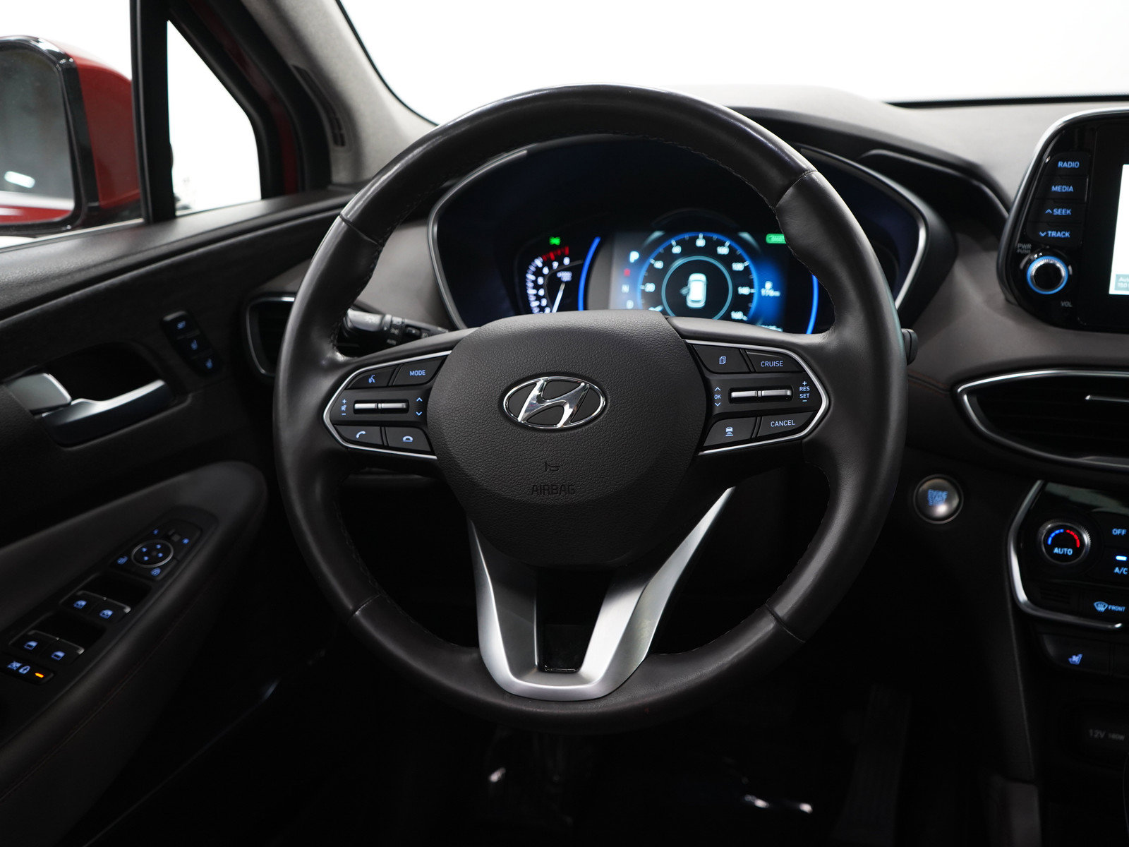 Used 2020 Hyundai Santa Fe Limited AWD/4WD image 17