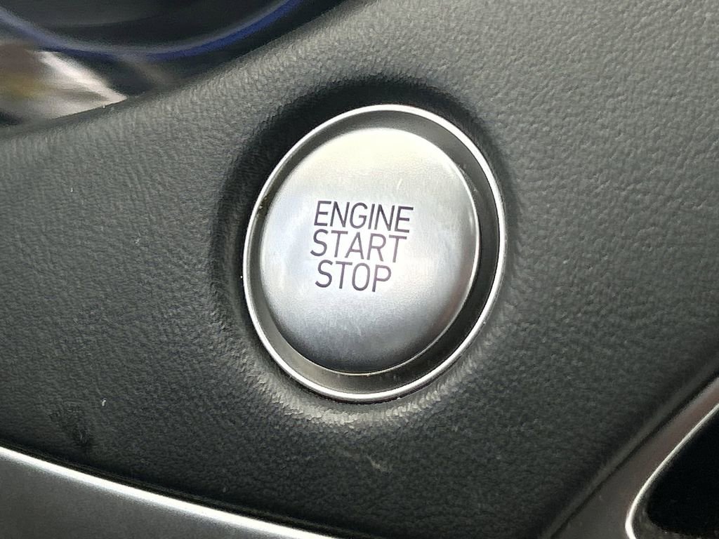 Used 2022 Hyundai Palisade SEL w/ 8P Bench Seat Package AWD/4WD image 17