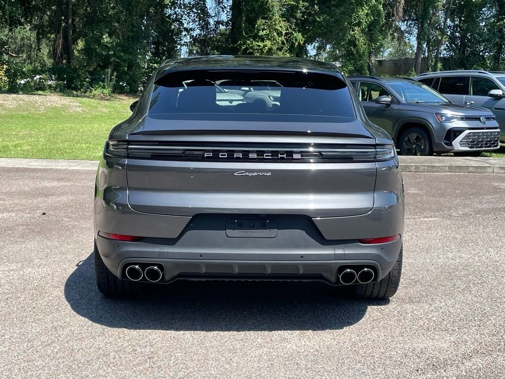 Used 2024 Porsche Cayenne Coupe image 27