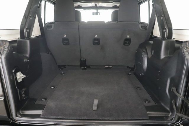 Used 2023 Jeep Wrangler Sahara image 27