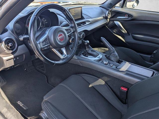 Used 2017 FIAT 124 Spider Classica RWD image 16
