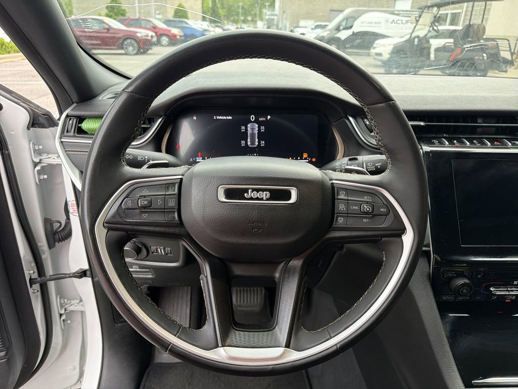 Used 2023 Jeep Grand Cherokee Altitude AWD/4WD image 24
