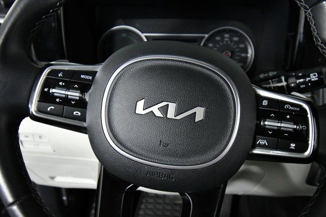Used 2024 Kia Sorento EX image 2