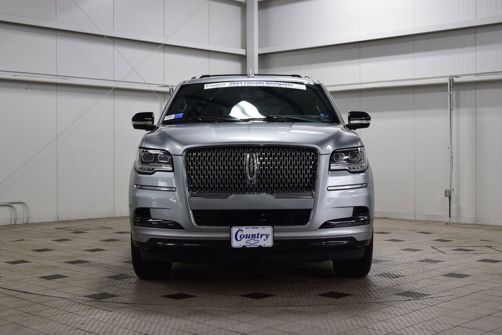 Used 2022 Lincoln Navigator Reserve AWD/4WD image 2