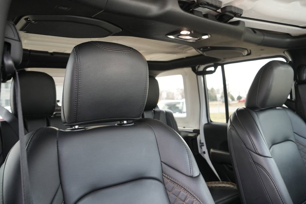 Used 2023 Jeep Wrangler Unlimited Sahara image 14