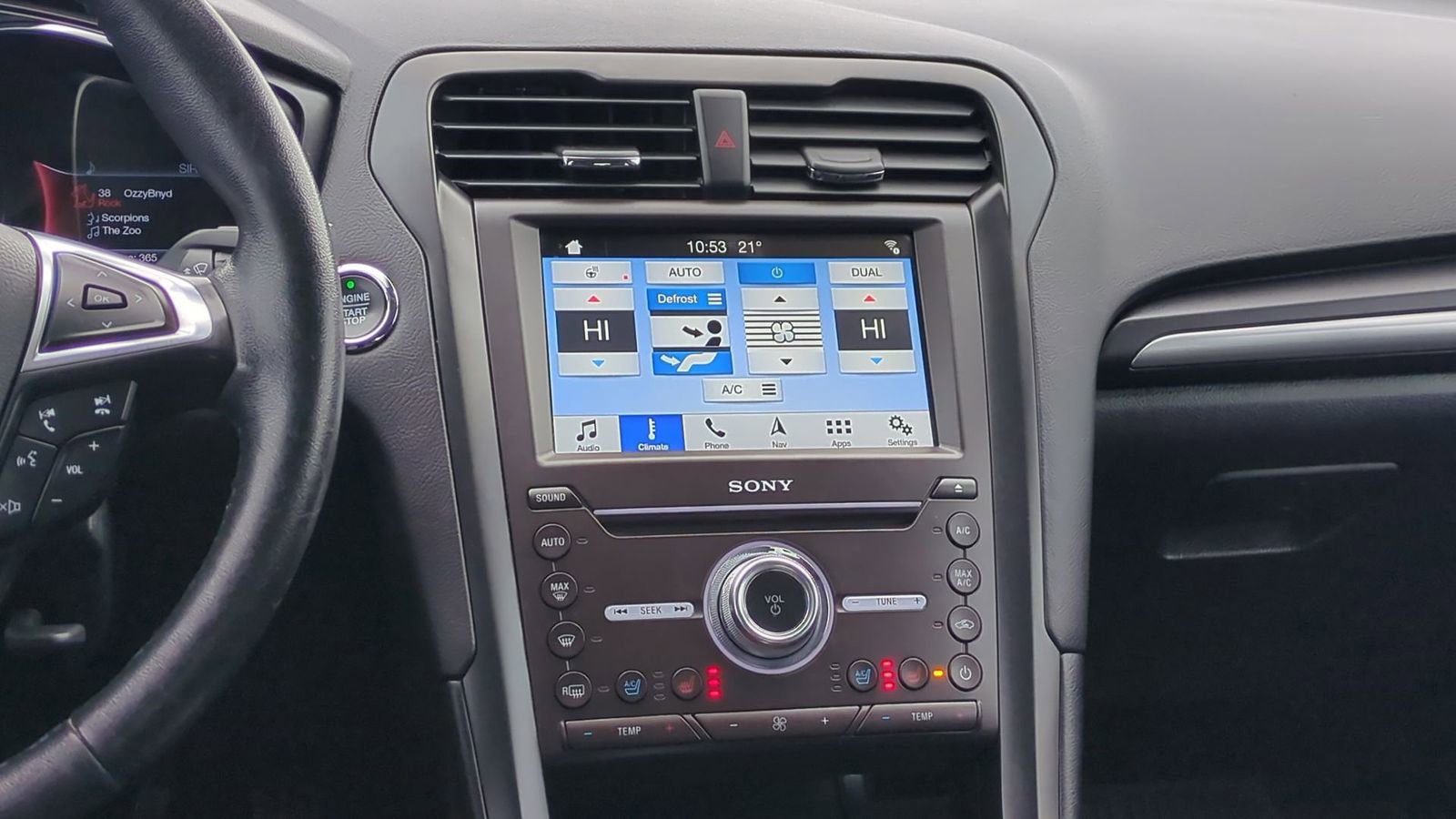 Used 2018 Ford Fusion Titanium image 29