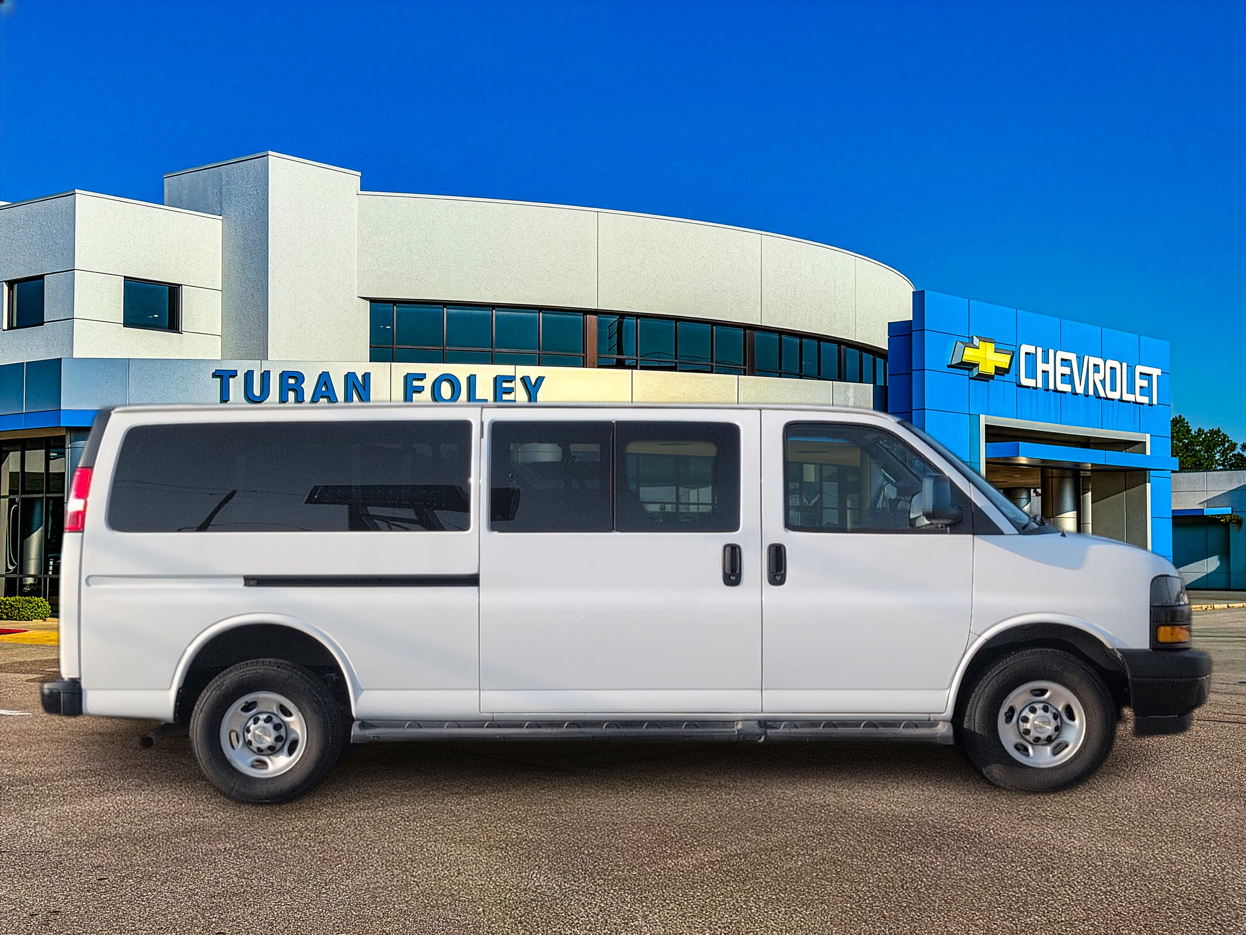 Used 2022 Chevrolet Express 3500 LS RWD image 8