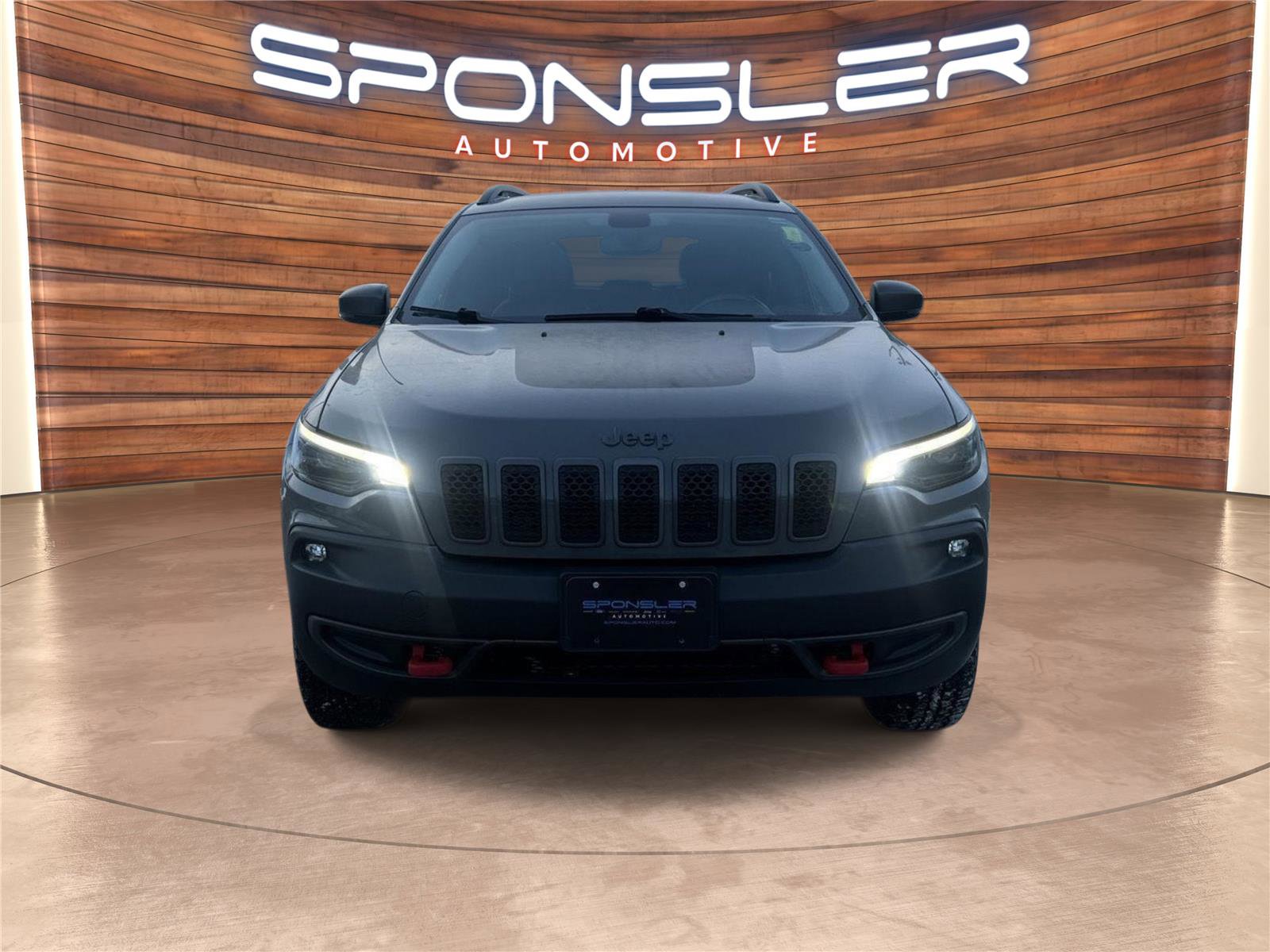 Used 2019 Jeep Cherokee Trailhawk w/ Cold Weather Group image 8