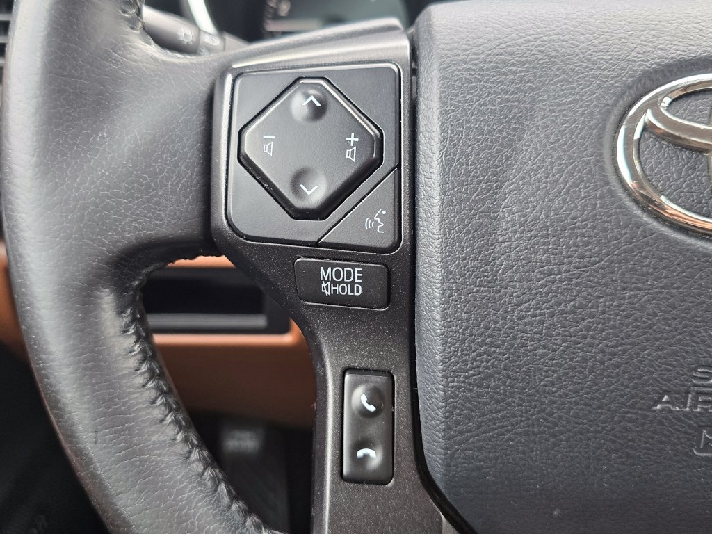 Used 2018 Toyota Sequoia Platinum AWD/4WD image 37