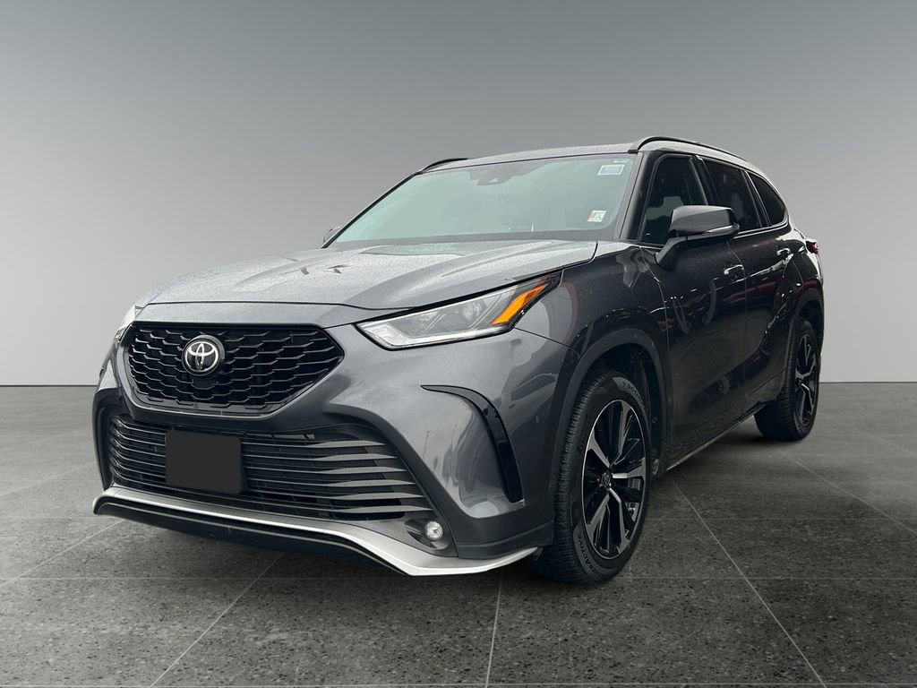 Used 2021 Toyota Highlander XSE image 3