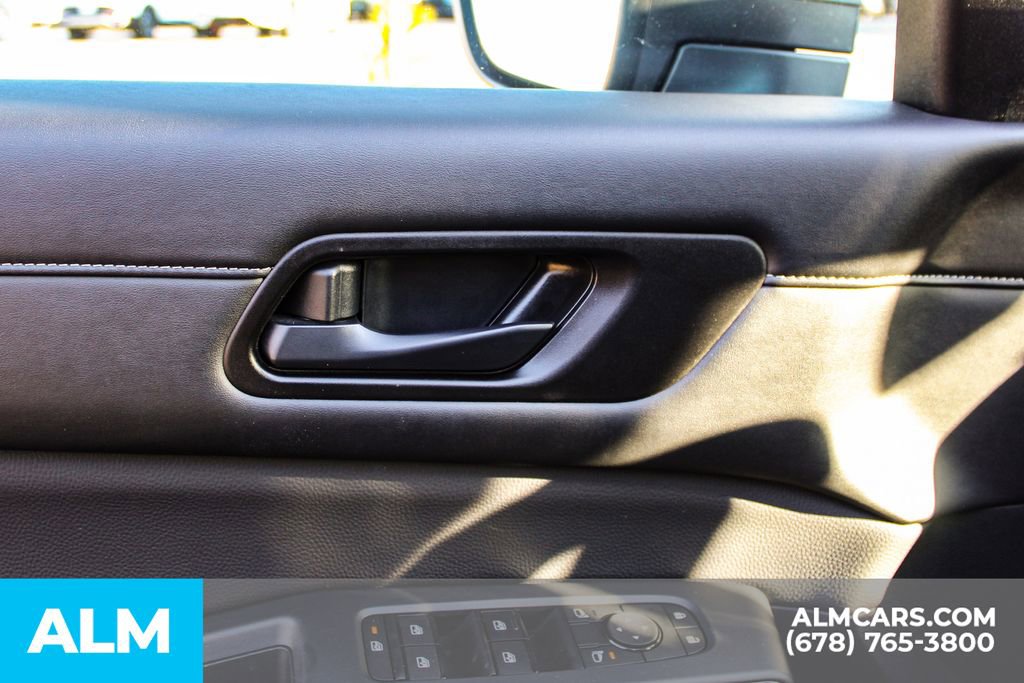 Used 2025 Nissan Pathfinder SV image 41