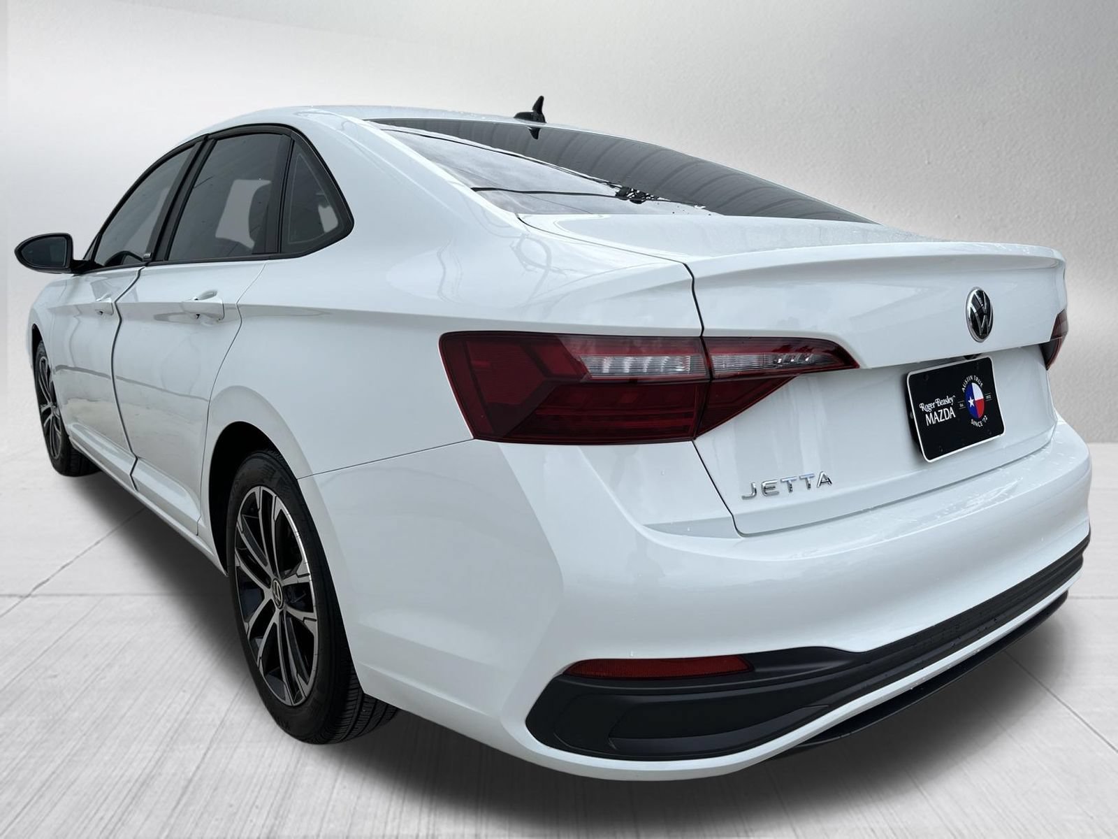 Used 2024 Volkswagen Jetta Sport FWD image 6