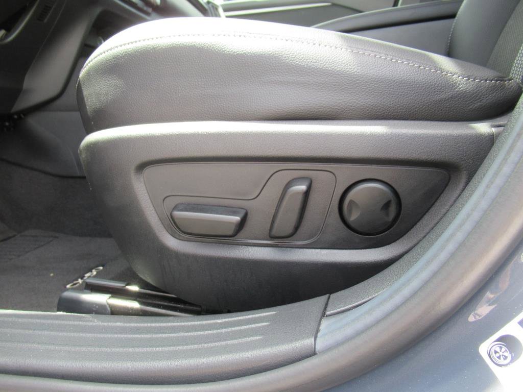 Used 2024 MAZDA CX-50 AWD 2.5 S w/ Preferred Package image 17