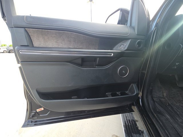 Used 2021 Ford Expedition Limited RWD image 16