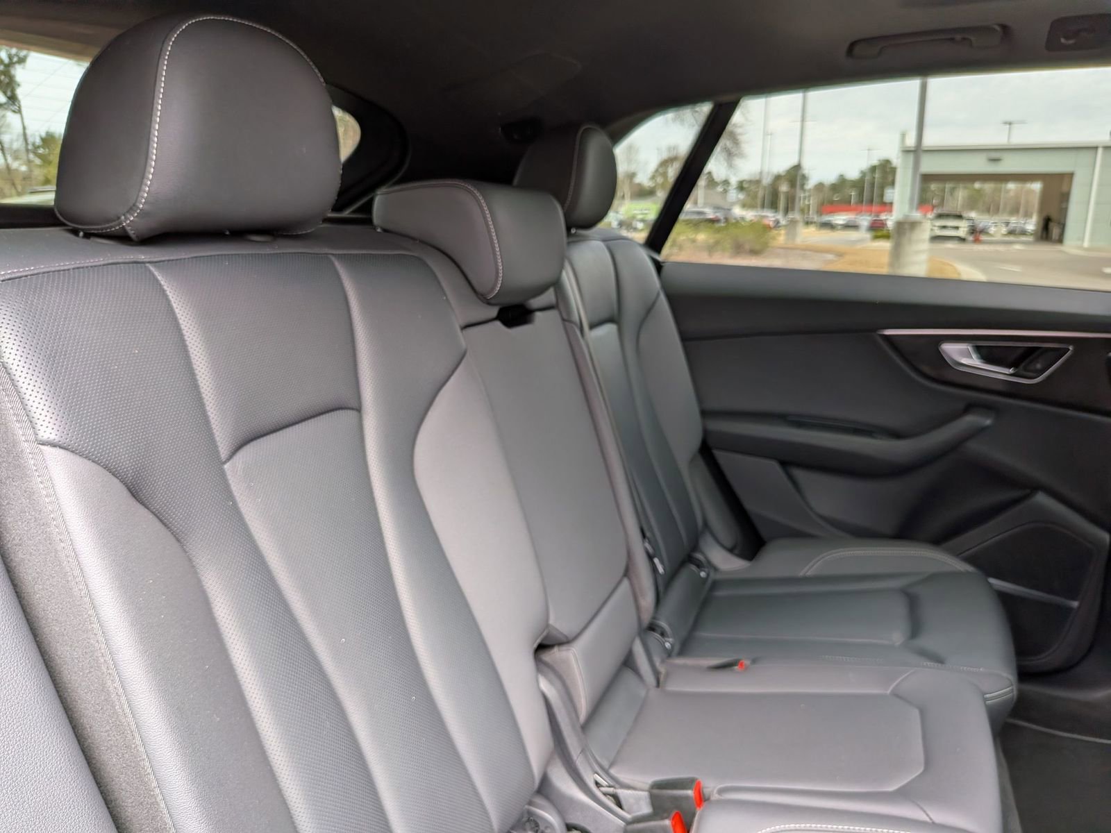 Used 2020 Audi Q8 Premium Plus image 35