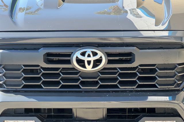 Used 2025 Toyota Tacoma TRD Sport AWD/4WD image 36