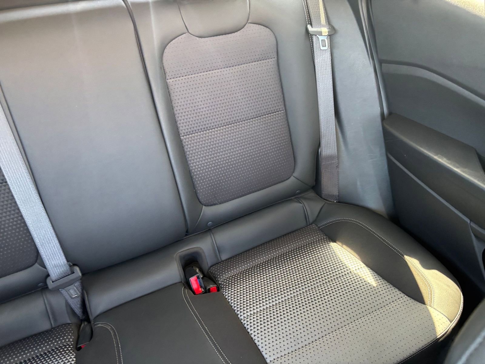 Used 2025 Nissan Versa SV FWD image 36