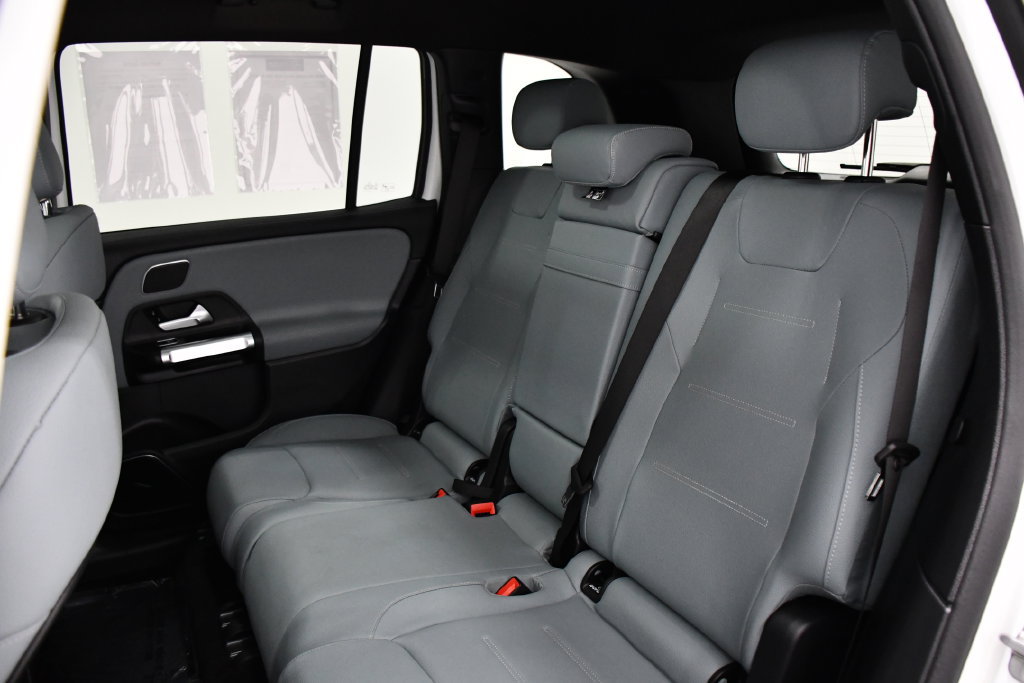Used 2026 Mercedes-Benz GLB 250 4MATIC image 21
