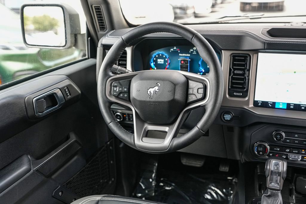 Used 2025 Ford Bronco Outer Banks AWD/4WD image 18