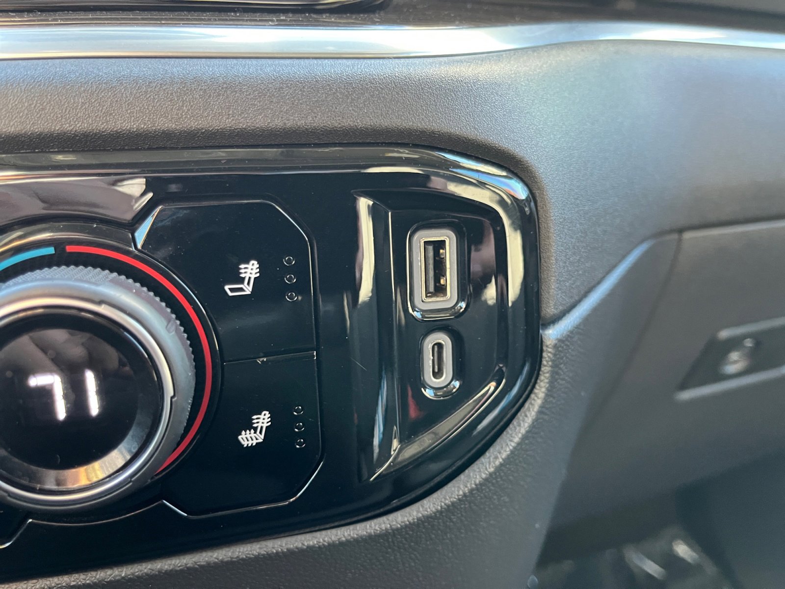 Used 2022 Chevrolet Silverado 1500 RST image 18