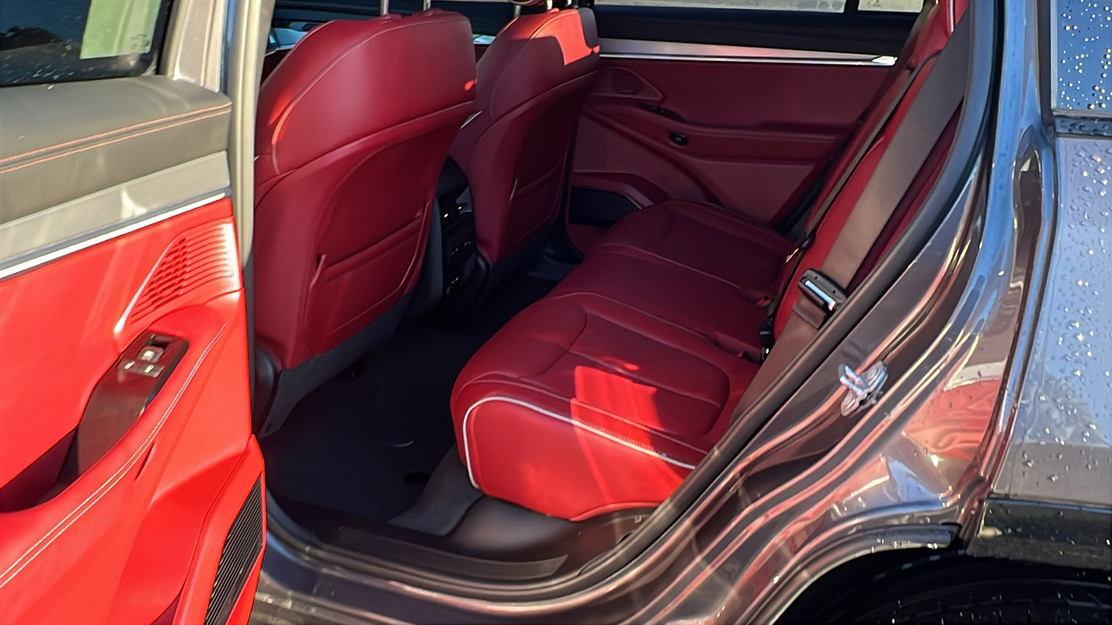 Used 2024 Jeep Wagoneer Launch Edition image 23