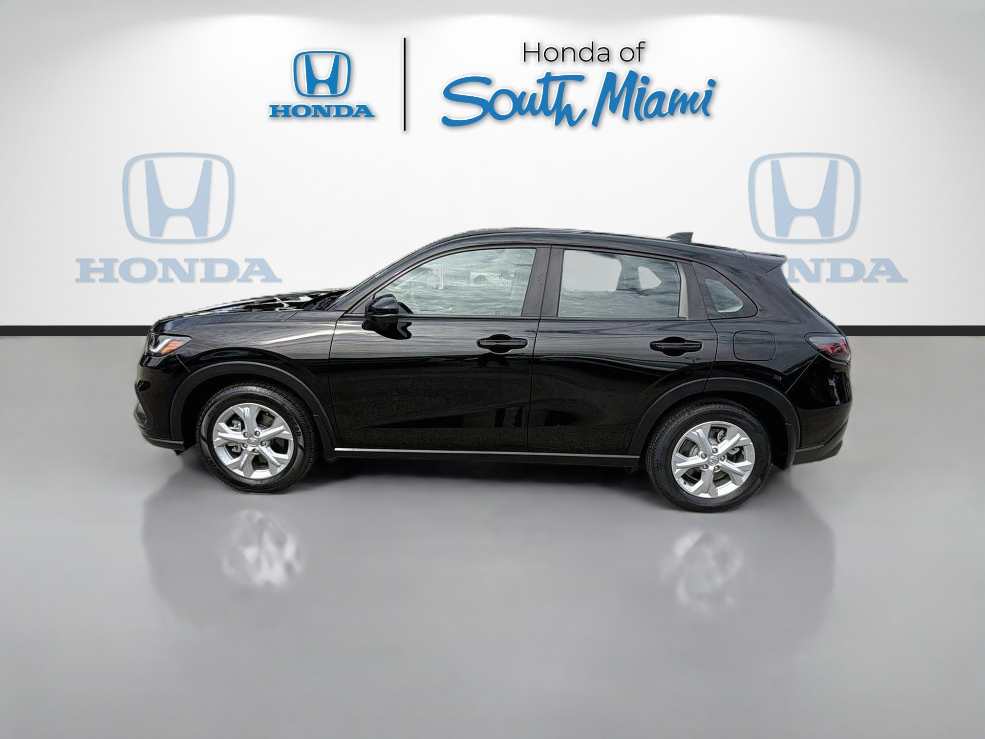 Used 2025 Honda HR-V LX image 4