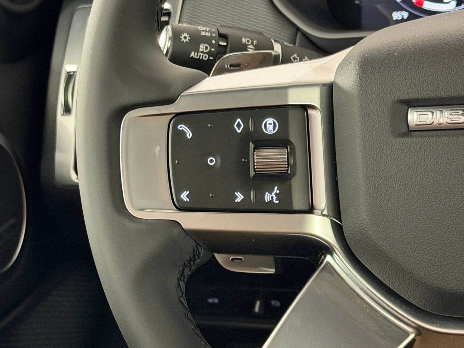 New 2026 Land Rover Discovery Dynamic SE AWD/4WD image 14
