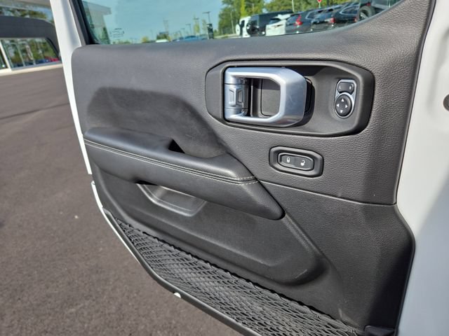 Used 2021 Jeep Wrangler Unlimited Sahara w/ Dual Top Group AWD/4WD image 26
