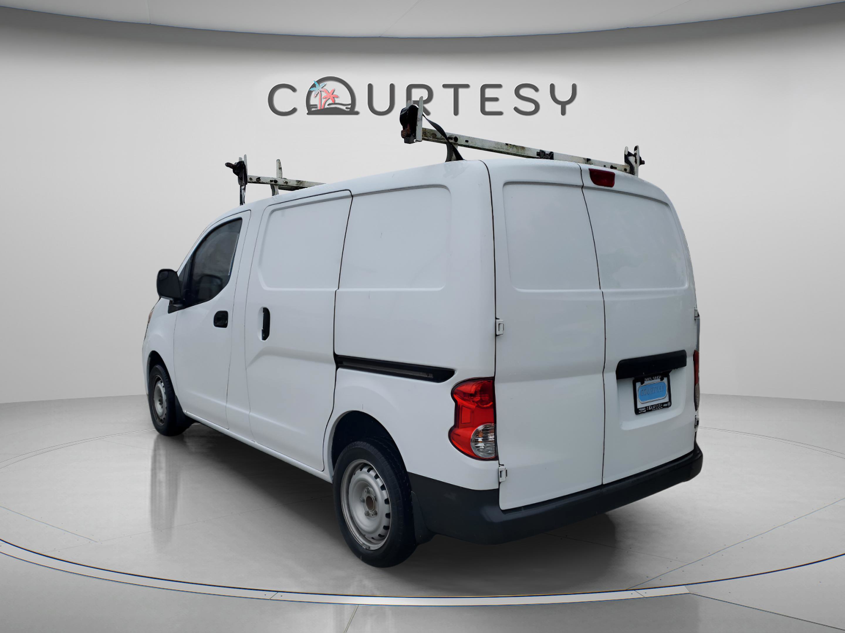 Used 2021 Nissan NV200 S FWD image 2