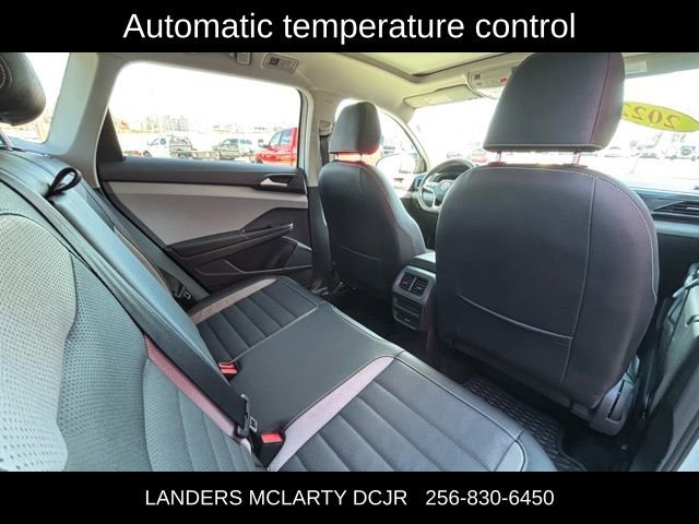 Used 2022 Volkswagen Taos SEL w/ Panoramic Sunroof Package image 13