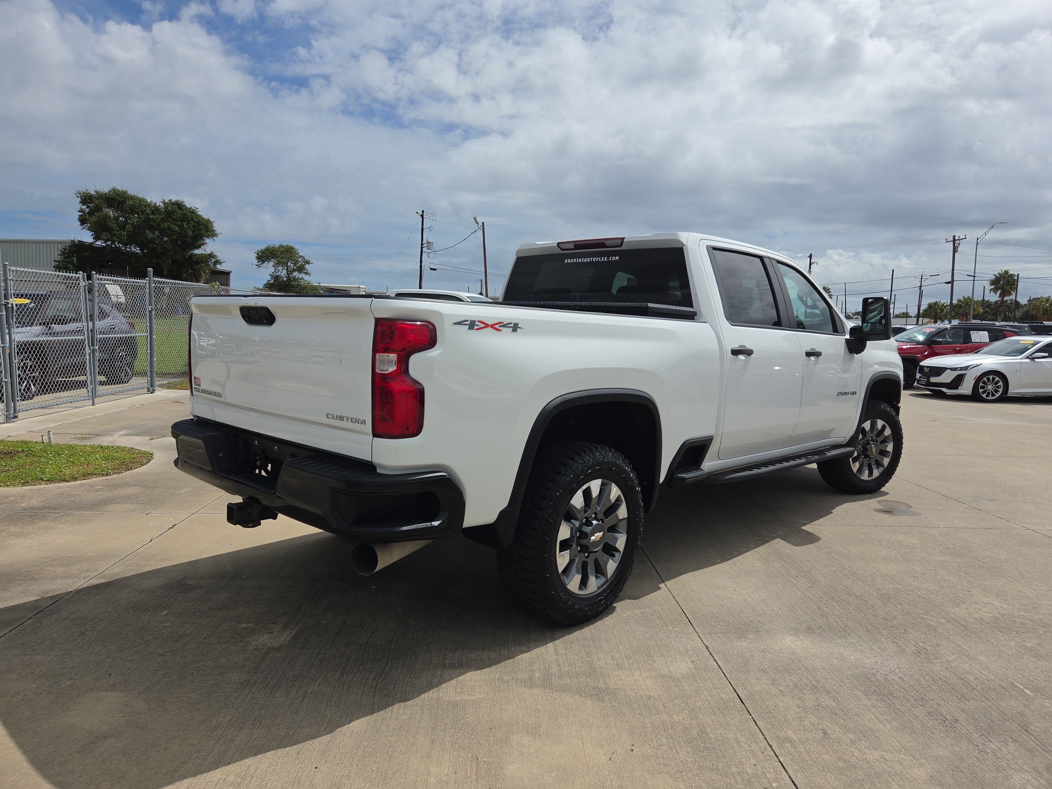 Used 2022 Chevrolet Silverado 2500 Custom w/ Custom Value Package AWD/4WD image 5