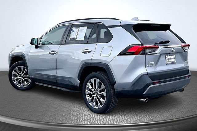 Used 2020 Toyota RAV4 Limited AWD/4WD image 4