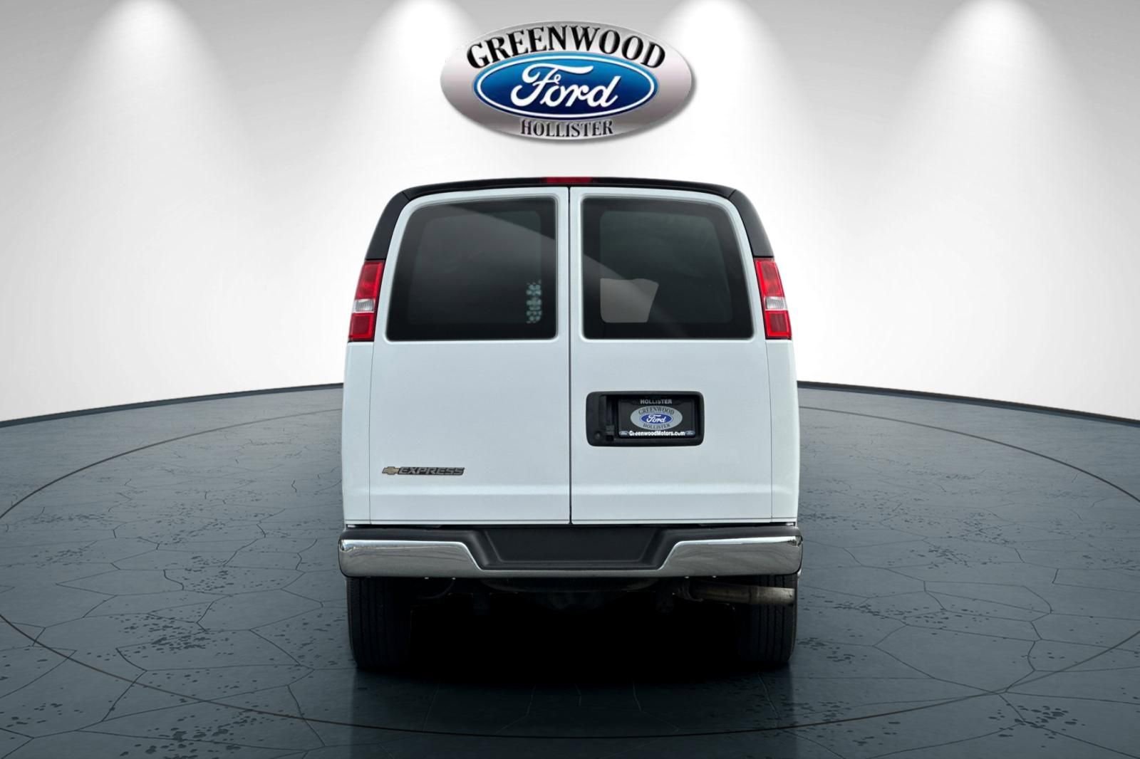 Used 2023 Chevrolet Express 2500 w/ Driver Convenience Package image 5