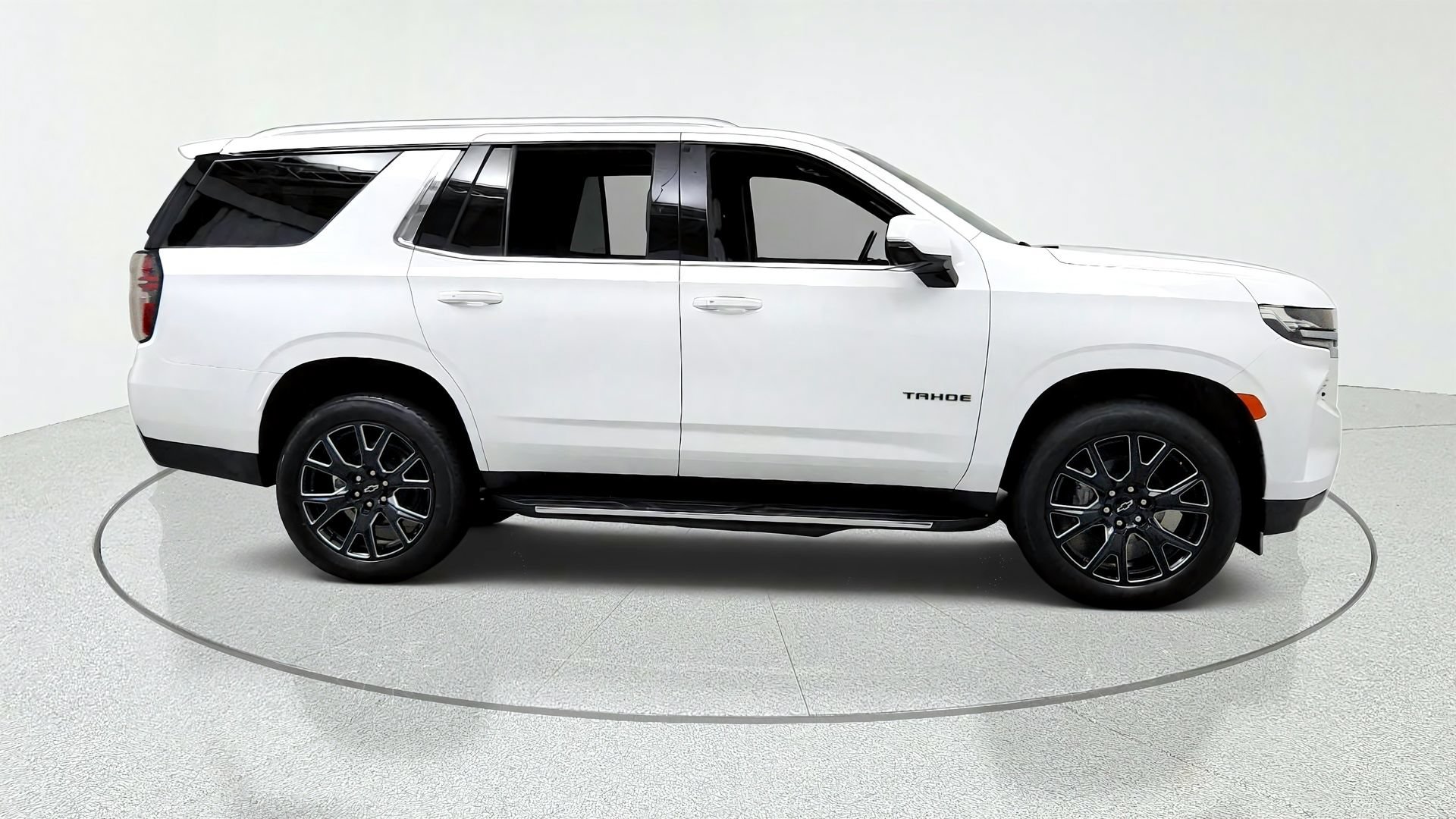 Certified 2023 Chevrolet Tahoe LT w/ LT Signature Plus Package AWD/4WD image 6