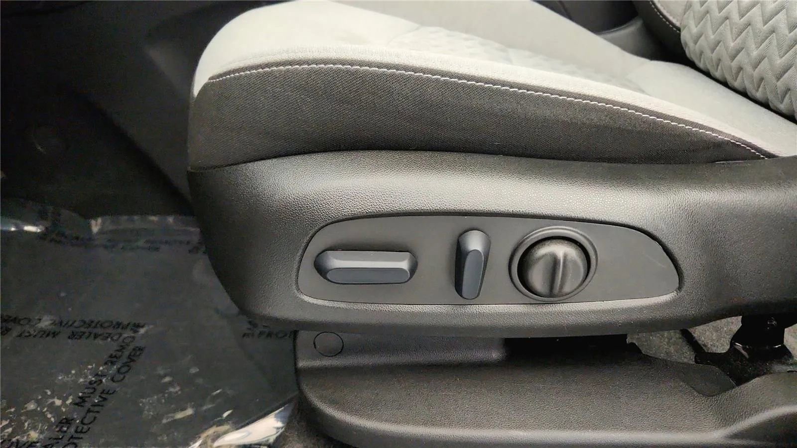 Used 2024 Chevrolet Equinox LT w/ LPO, Floor Liner Package image 29