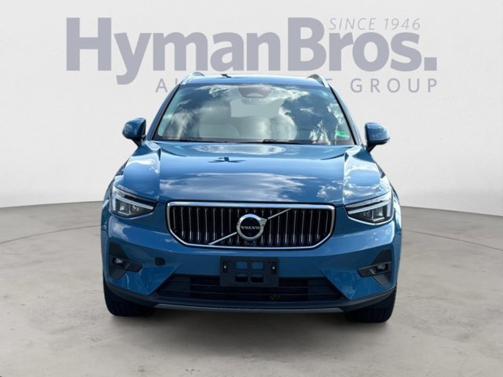Used 2023 Volvo XC40 B5 Plus w/ Driver Assist Package AWD/4WD image 8