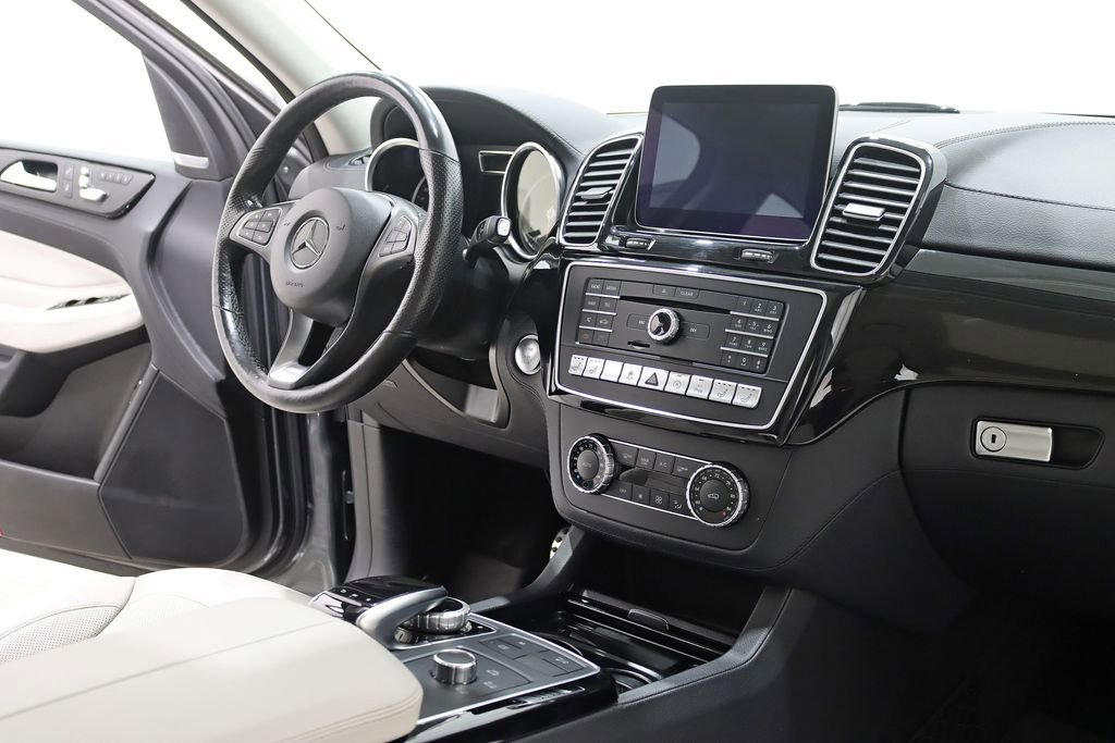 Used 2017 Mercedes-Benz GLE 400 4MATIC image 34